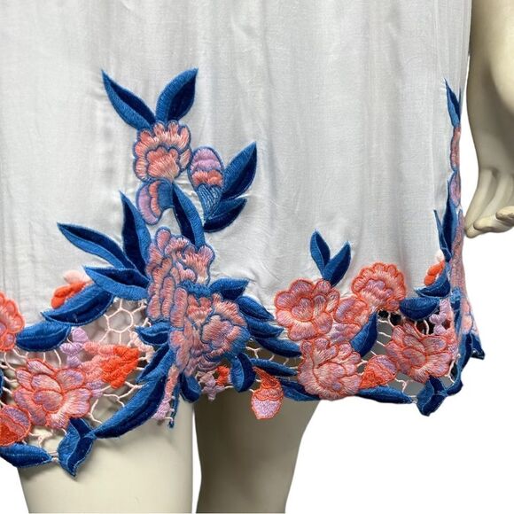 Cute Short White Dress Embroidered Flowers Cold Shoulder Mini Dress Short Sleeve - Picture 3 of 7